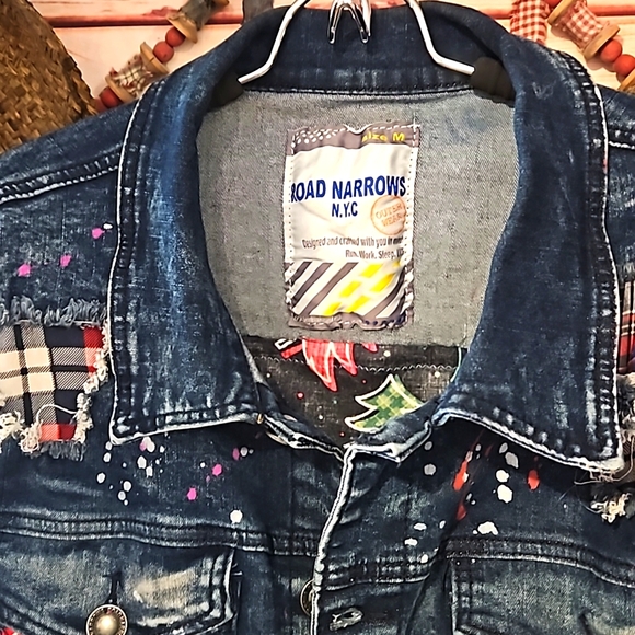 Handmade☆Upcycled 2024 "Christmas Crazies" Distressed Denim Jean Jacket! Sz L~XL - Picture 2 of 10